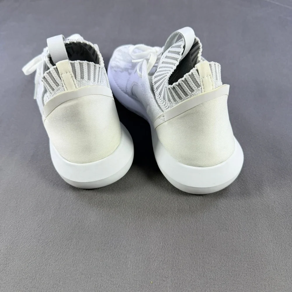 Adidas‎ Tubular Entrap Womens Size 6.5 White Grey Primeknit Running Shoes